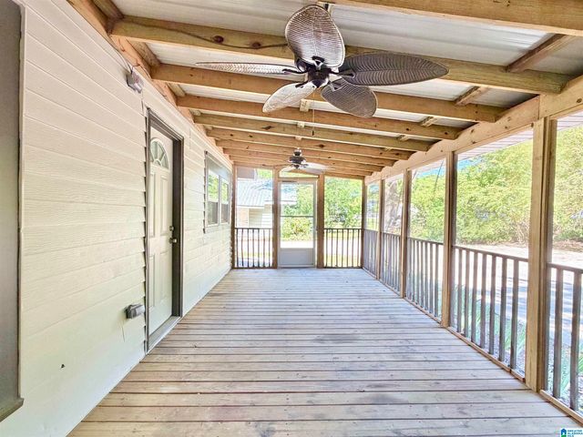 121 W CREST ROAD, Bessemer, AL 35023