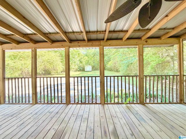121 W CREST ROAD, Bessemer, AL 35023