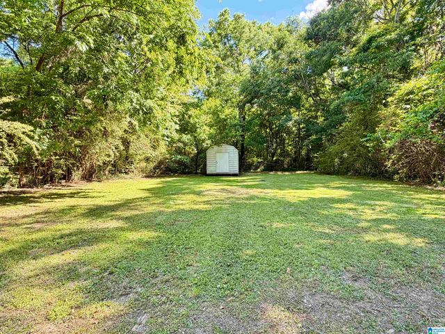 121 W CREST ROAD, Bessemer, AL 35023