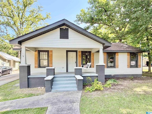121 W CREST ROAD, Bessemer, AL 35023