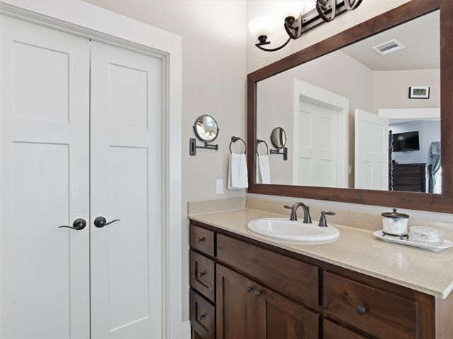 138 Wood Hollow CT, Bastrop, TX 78602