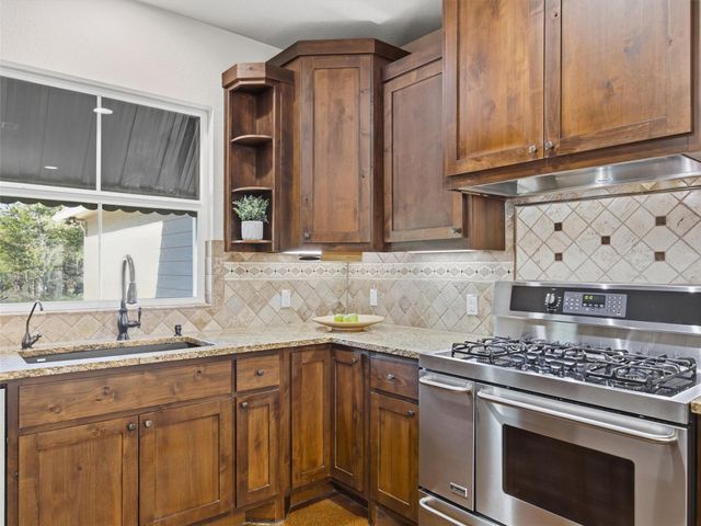 138 Wood Hollow CT, Bastrop, TX 78602