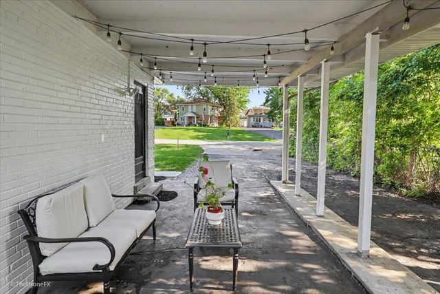 460 E 15th Place, Lombard, IL 60148