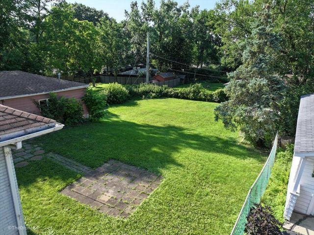 460 E 15th Place, Lombard, IL 60148