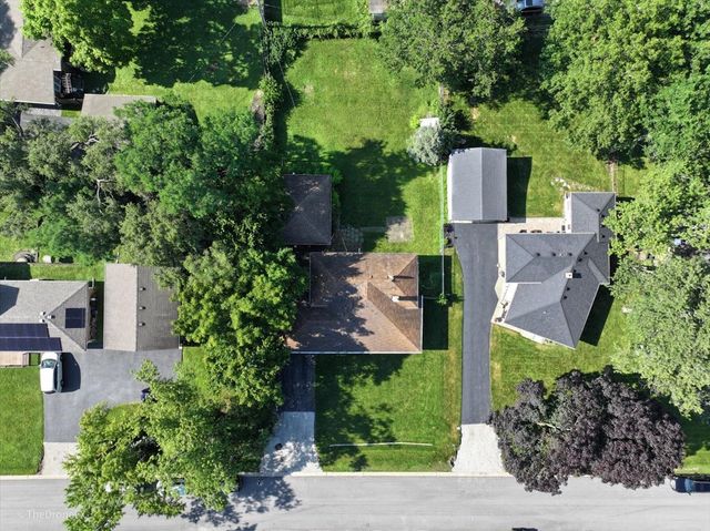 460 E 15th Place, Lombard, IL 60148