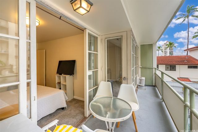 445 Kaiolu Street 212, Honolulu, HI 96815