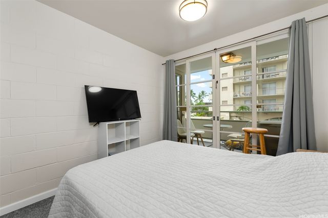 445 Kaiolu Street 212, Honolulu, HI 96815