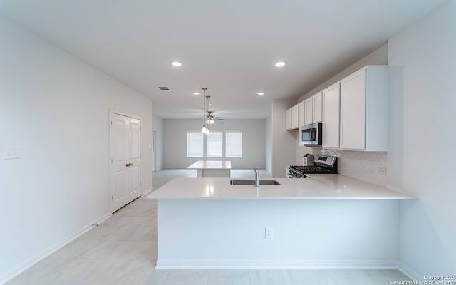 8429 Sharpies Canyon, San Antonio, TX 78222