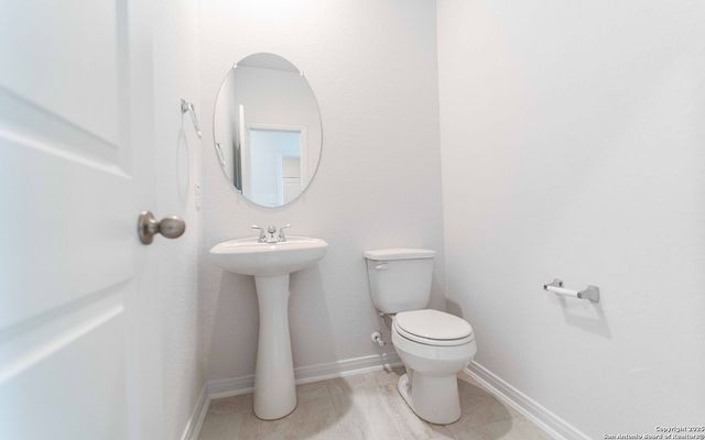 8429 Sharpies Canyon, San Antonio, TX 78222