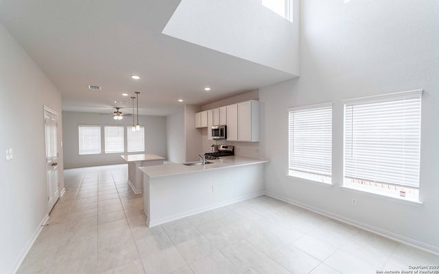 8429 Sharpies Canyon, San Antonio, TX 78222