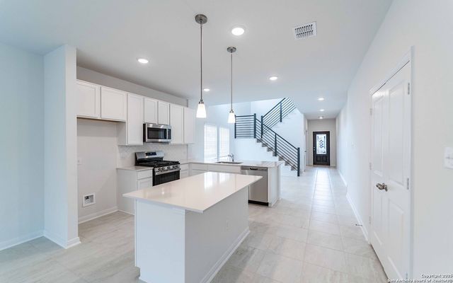 8429 Sharpies Canyon, San Antonio, TX 78222