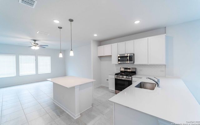 8429 Sharpies Canyon, San Antonio, TX 78222