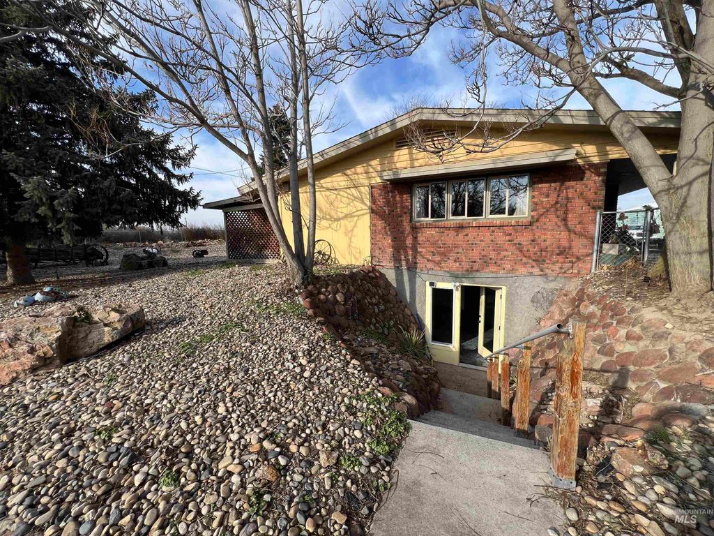 2405 Sunset #2, Ontario, OR 97914