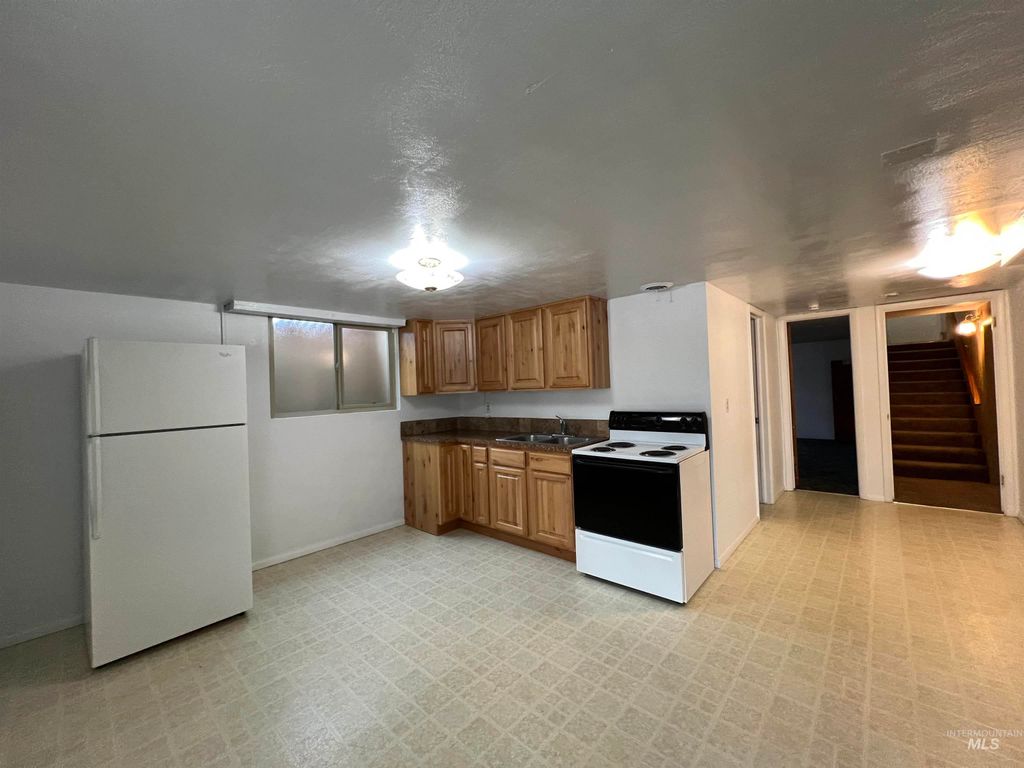 2405 Sunset #2, Ontario, OR 97914 photo 14