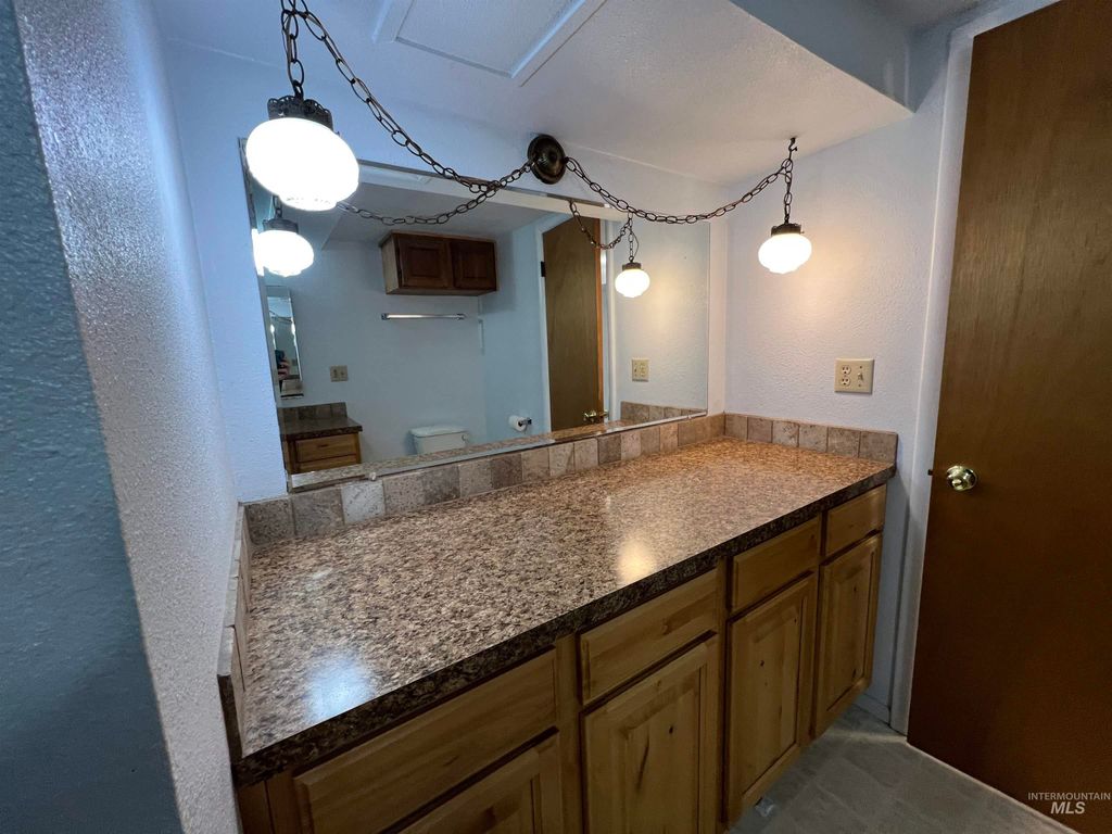 2405 Sunset #2, Ontario, OR 97914 photo 18