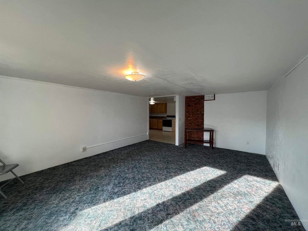 2405 Sunset #2, Ontario, OR 97914 photo 21