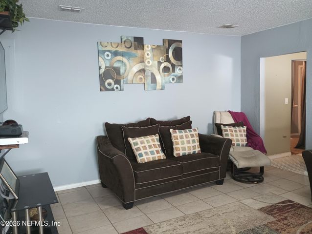 6136 BAGLEY Road, Jacksonville, FL 32209