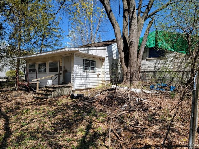 3182 Cold Springs Road, Lysander, NY 13027