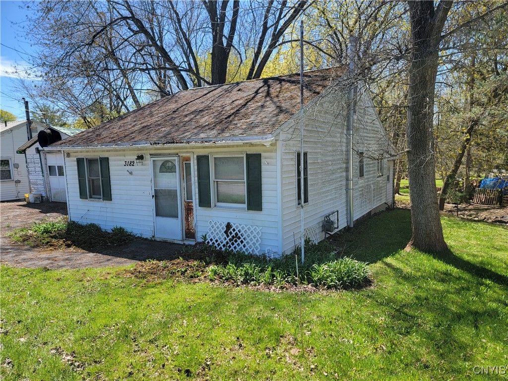 3182 Cold Springs Road, Lysander, NY 13027