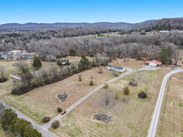 4052 Hill Rd, Rockvale, TN 37153