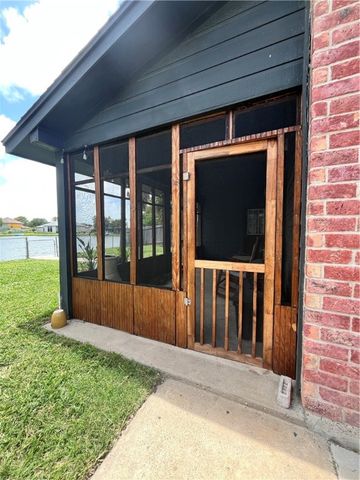 9529 Lovebird St, Corpus Christi, TX 78418
