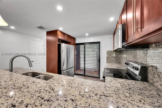 3808 NE 6th Ave 1, Miami, FL 33137