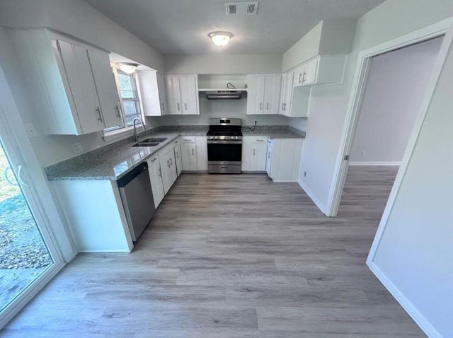 5901 Bretshire Drive, Houston, TX 77016