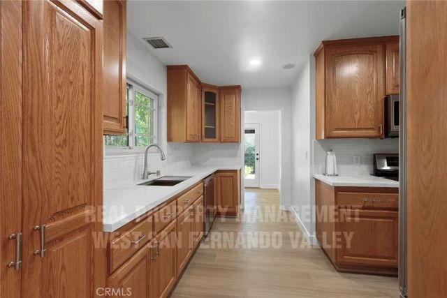12920 Aetna St., Van Nuys, CA 91401