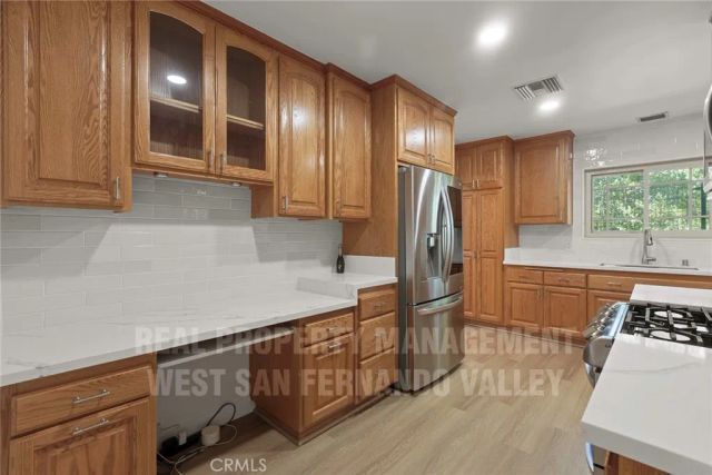 12920 Aetna St., Van Nuys, CA 91401