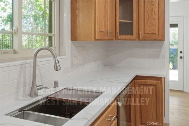 12920 Aetna St., Van Nuys, CA 91401