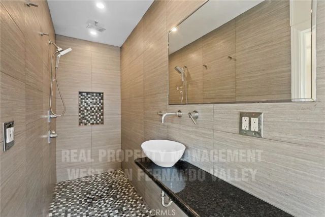 12920 Aetna St., Van Nuys, CA 91401