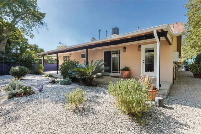 12920 Aetna St., Van Nuys, CA 91401
