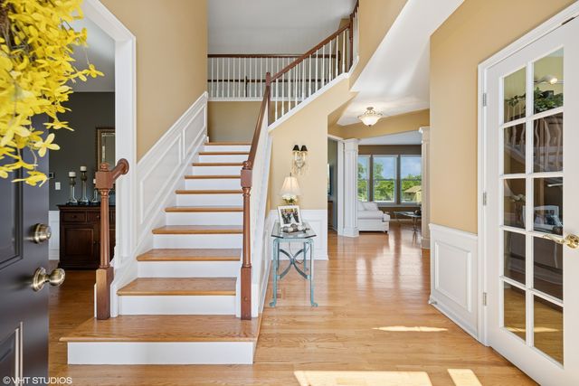 610 Woods Creek Lane, Algonquin, IL 60102