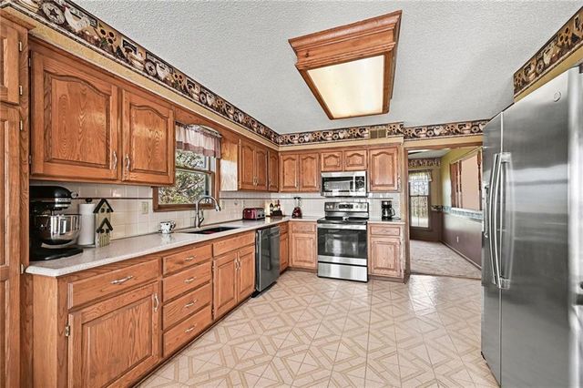15800 Rule Lane, Smithville, MO 64089