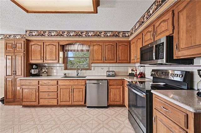 15800 Rule Lane, Smithville, MO 64089