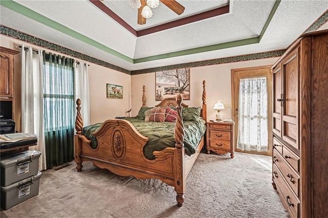 15800 Rule Lane, Smithville, MO 64089