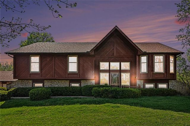 15800 Rule Lane, Smithville, MO 64089
