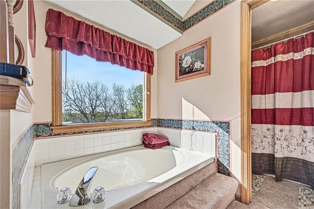 15800 Rule Lane, Smithville, MO 64089