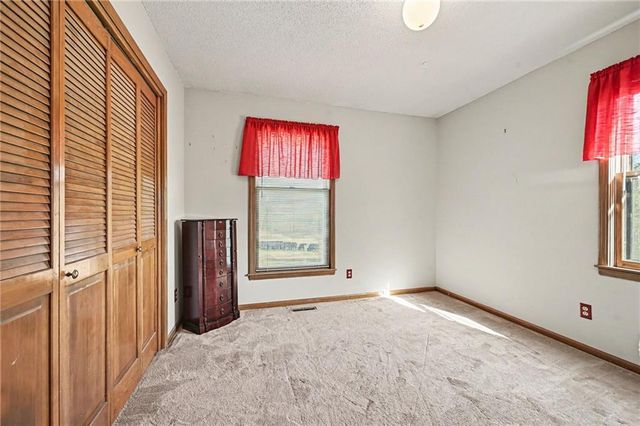 15800 Rule Lane, Smithville, MO 64089
