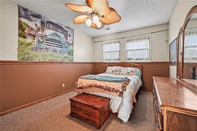 15800 Rule Lane, Smithville, MO 64089