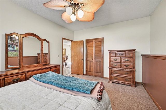 15800 Rule Lane, Smithville, MO 64089
