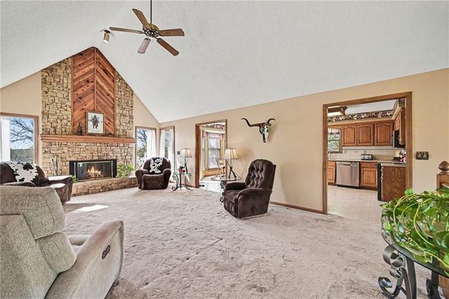 15800 Rule Lane, Smithville, MO 64089