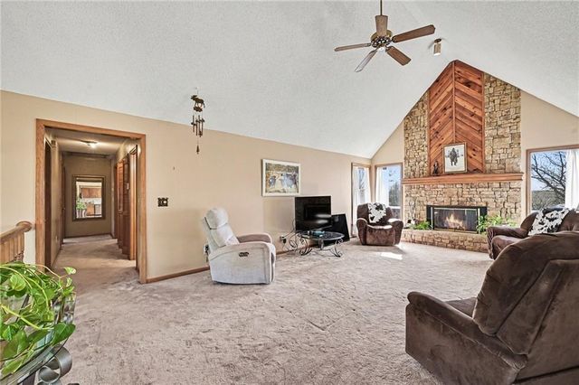 15800 Rule Lane, Smithville, MO 64089