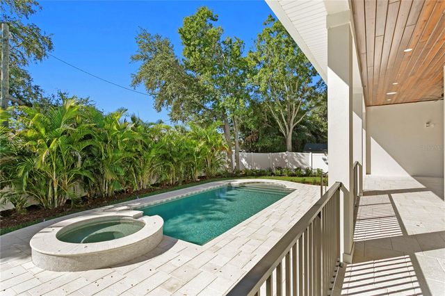 4208 W VASCONIA STREET, Tampa, FL 33629