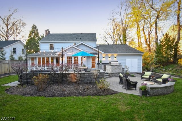 12 Beekman Rd, Summit City, NJ 07901