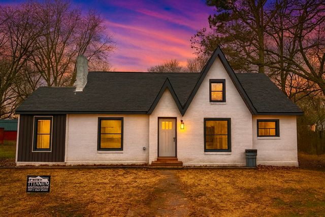 206 W Main St, Hohenwald, TN 38462