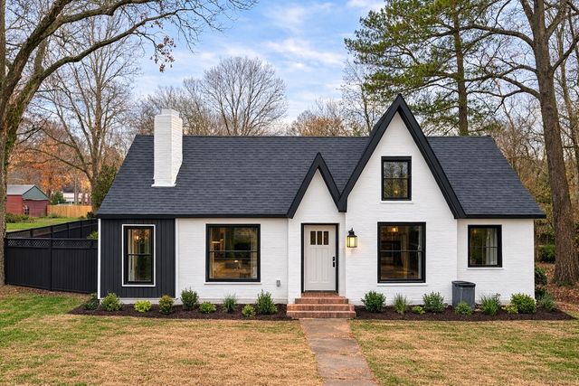 206 W Main St, Hohenwald, TN 38462