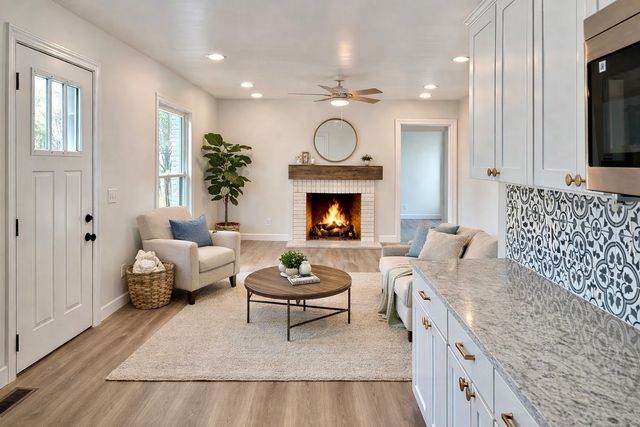 206 W Main St, Hohenwald, TN 38462