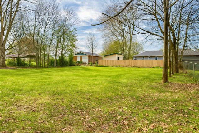 206 W Main St, Hohenwald, TN 38462