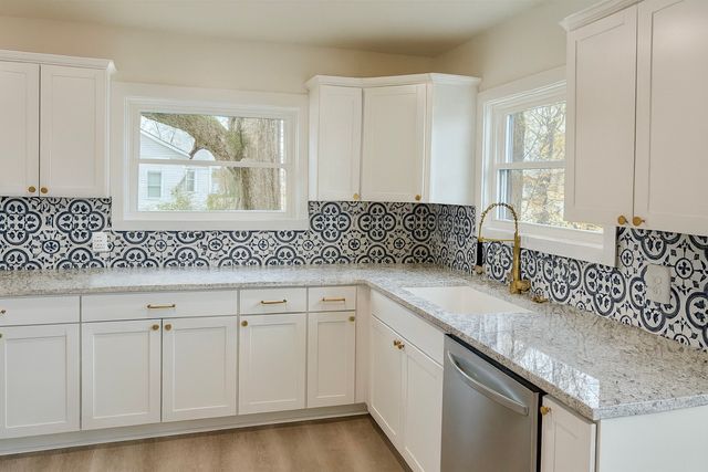 206 W Main St, Hohenwald, TN 38462